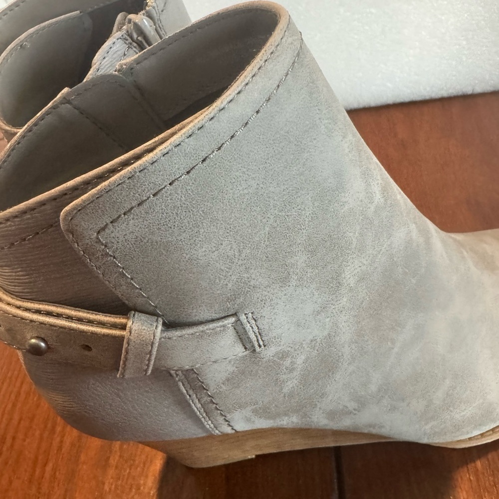 New in Box - Size 9, women’s Taupe Brown Wedge Booties, Comfortable, Buckle - Picture 7 of 7